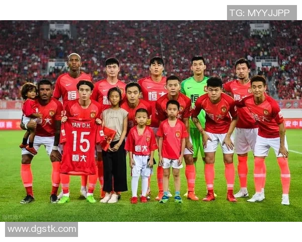 中超恒大战役再燃激情球迷期待球队展现绝对实力与精彩表现 中超恒大战役再燃激情球迷期待球队展现绝对实力与精彩表现