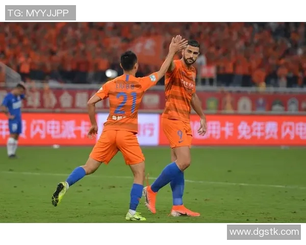 国安鲁能激战正酣中超巅峰对决引发球迷热议与期待 国安鲁能激战正酣中超巅峰对决引发球迷热议与期待